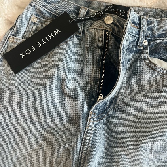 BRAND NEW White fox jeans - Picture 2 of 2